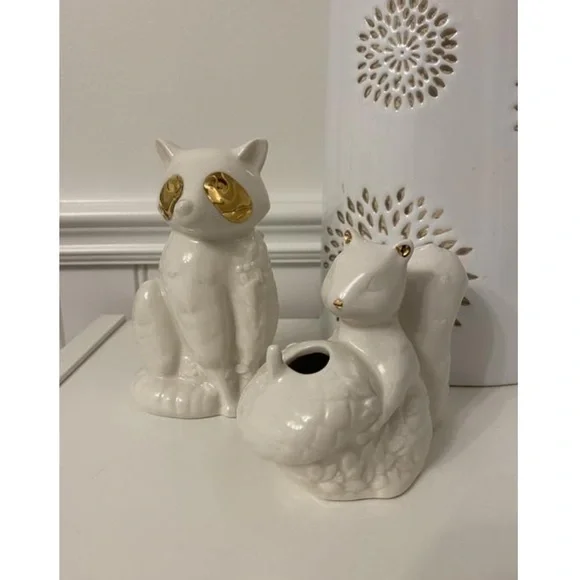 COPY - COPY - NWT. NIB Anthropologie Winter White Creature Bud Vase. Squirrel. … - Picture 4 of 7
